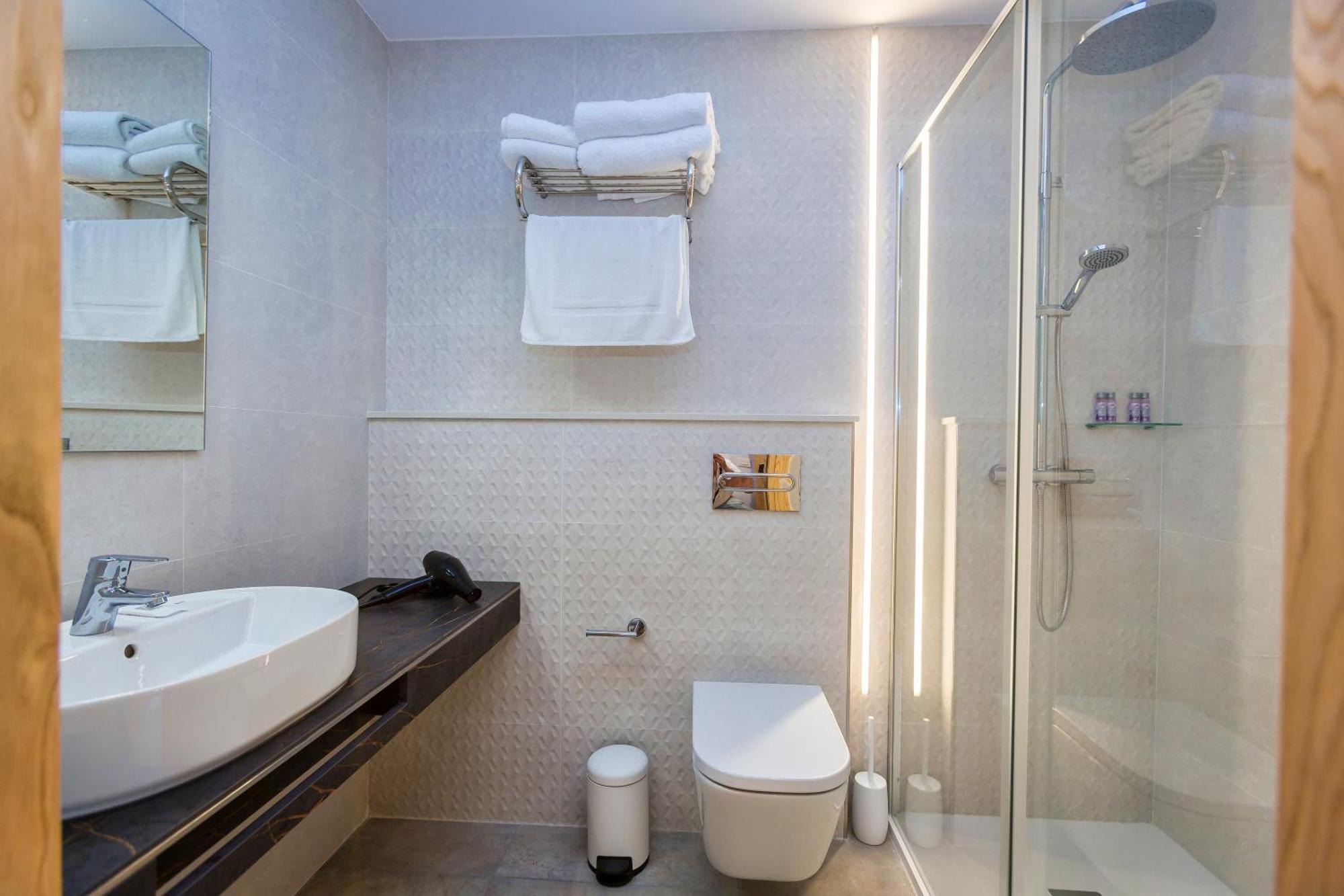 A De Lucia Hotel Quintáns Eksteriør billede